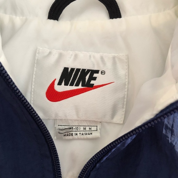 Vintage Nike Windbreaker. - Picture 3 of 4